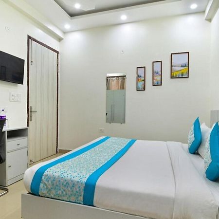 Hotel The Vertigo By Boom Rooms Noida Exterior foto