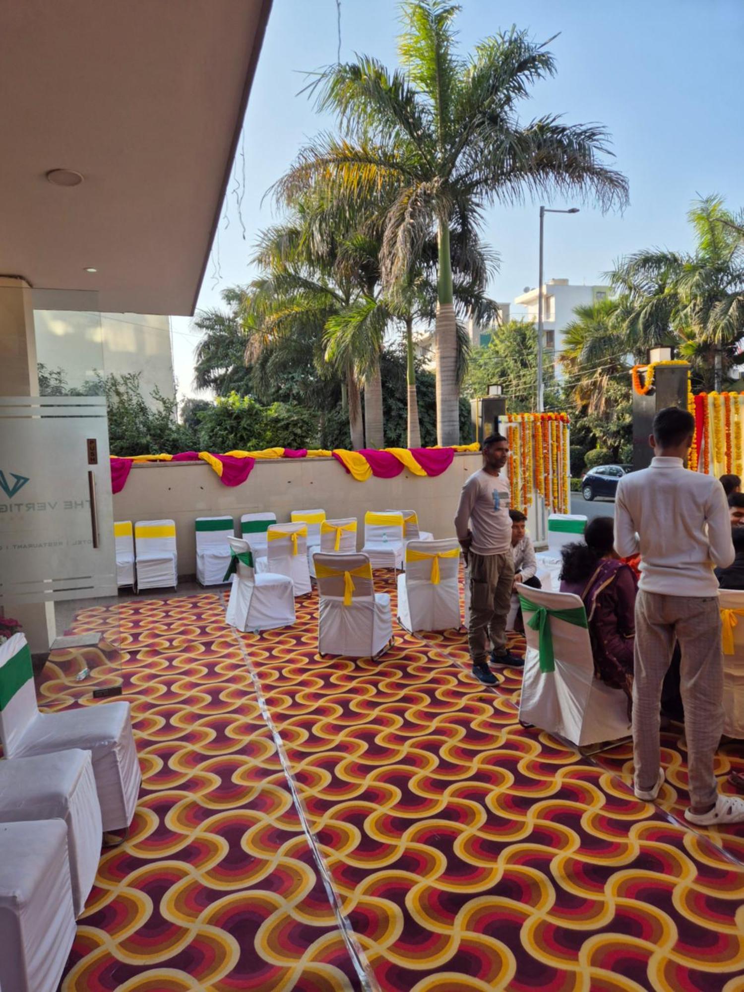 Hotel The Vertigo By Boom Rooms Noida Exterior foto