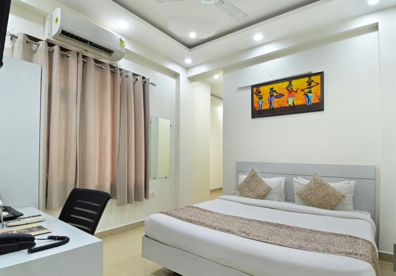 Hotel The Vertigo By Boom Rooms Noida Exterior foto