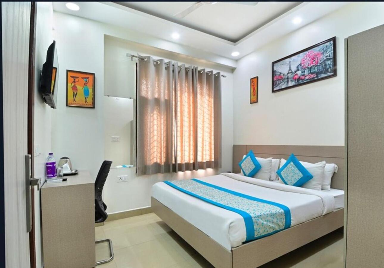 Hotel The Vertigo By Boom Rooms Noida Exterior foto